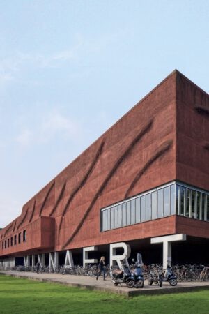 Minnaert building becoming a Young Monument